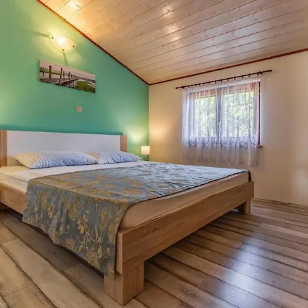 3 Bedroom Nice In Pula