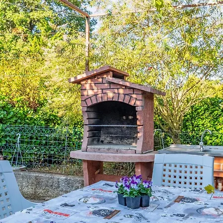 3 Bedroom Nice In Pula