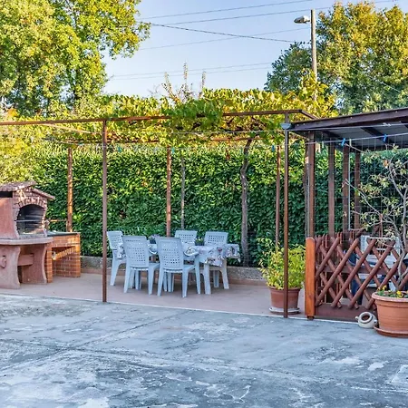 3 Bedroom Nice In Apartment Pula