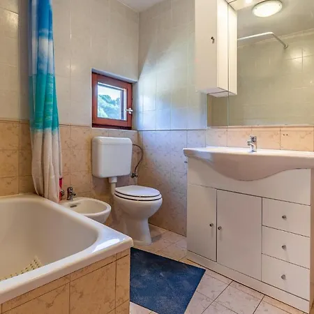 3 Bedroom Nice In Pula