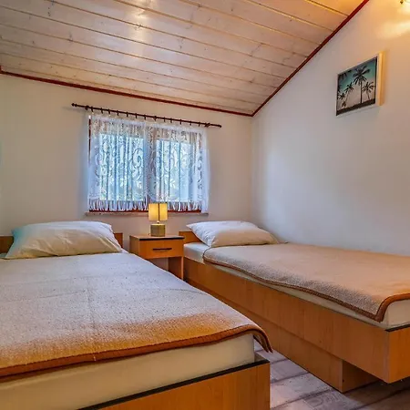 3 Bedroom Nice In Apartment *
