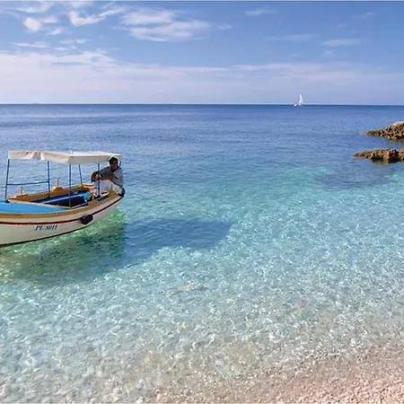 3 Bedroom Nice In * Pula